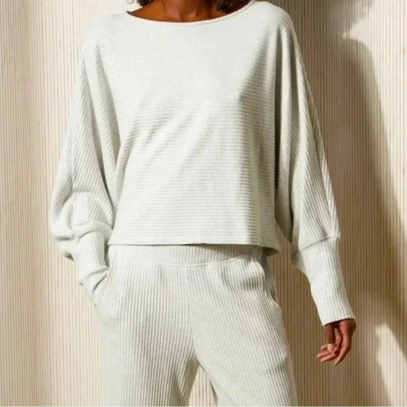 NWT Velvet Cropped Long Sleeve Top 3X - Picture 2 of 6